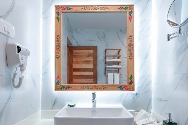 executive-bathroom